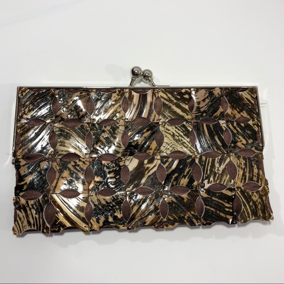 Mad Bags Shell Tile Clutch - Picture 2 of 7